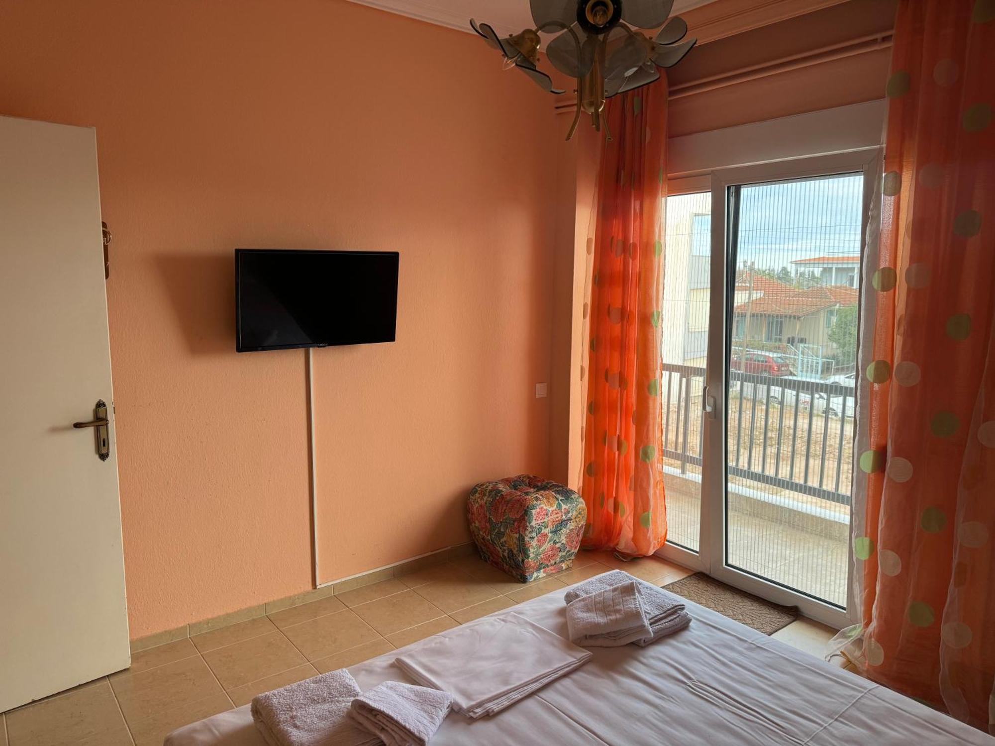 Family Apartment Nea Moudania Exterior photo
